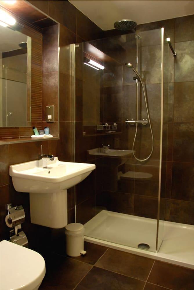 The Kveldsro House Hotel Леруик Екстериор снимка